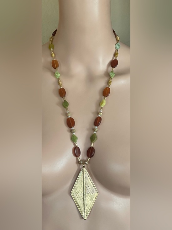 Handmade Jewelry - 32 inch Jade and Brass Necklace NWOT